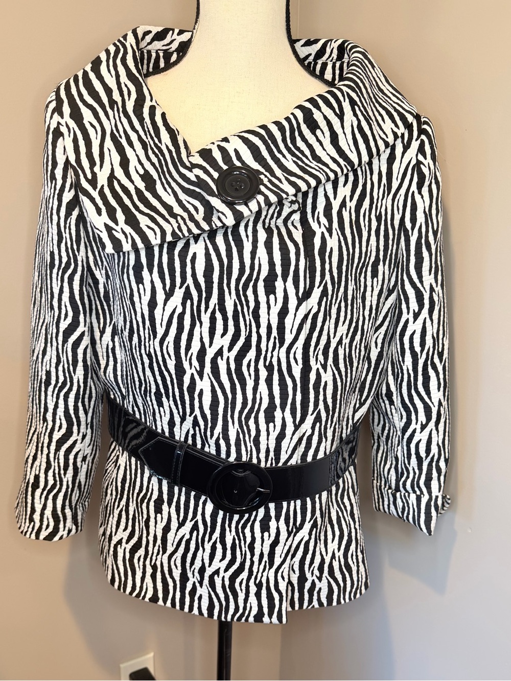 Isabella DeMarco Zebra Print Belted Jacket Blazer Wide Statement Collar Size 12